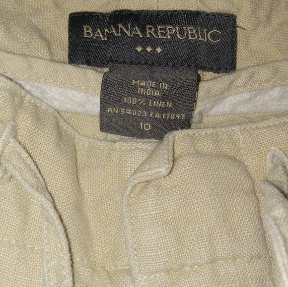 Banana Republic 100% Linen Cream Colored Bermuda shorts size 10 - Picture 2 of 5